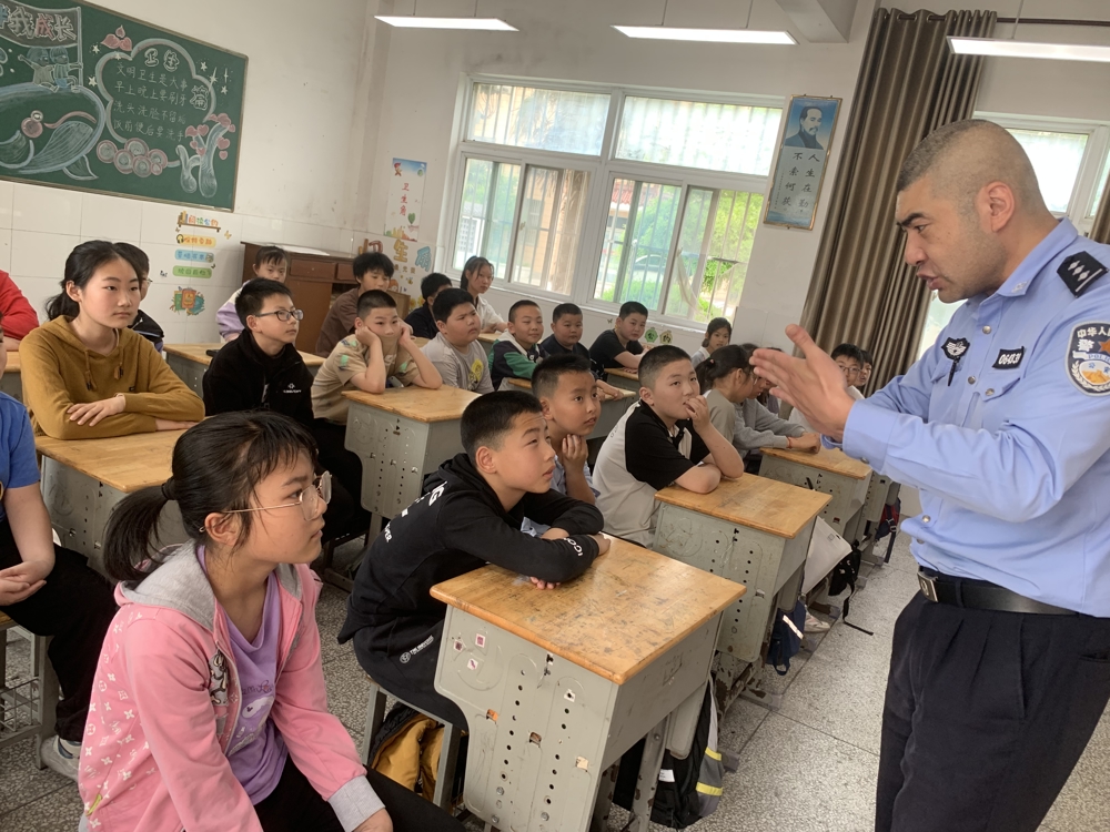 “打击网络谣言”你我同行